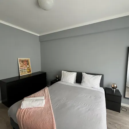 Apartment Cozy 2- Bedroom Near Lisbon & Sintra *