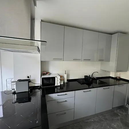 Apartment Cozy 2- Bedroom Near Lisbon & Sintra