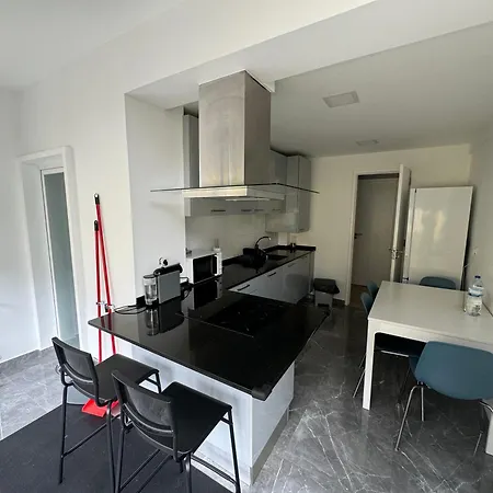 Cozy 2- Bedroom Near Lisbon & Sintra Apartment